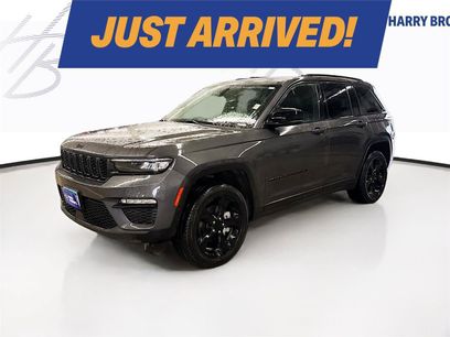 Used 2025 Jeep Grand Cherokee Limited w/ Black Appearance Package