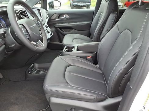 New 2026 Chrysler Voyager LX FWD image 12