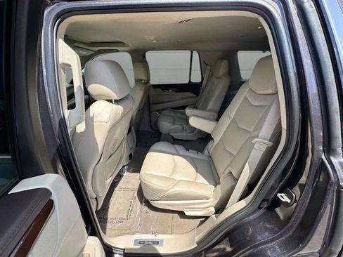 Used 2017 Cadillac Escalade Luxury image 25
