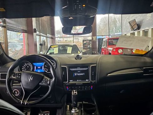 Used 2020 Maserati Levante S GranSport image 17