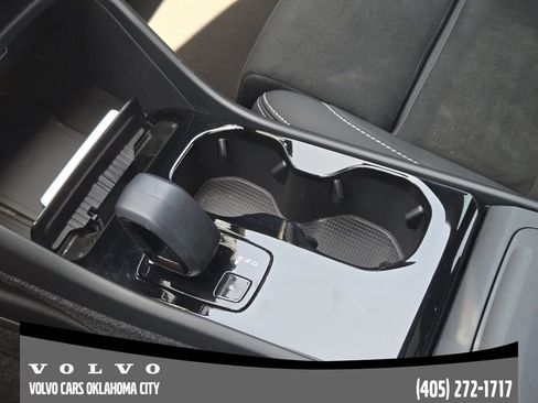 Used 2023 Volvo XC40 Recharge Ultimate AWD/4WD image 16
