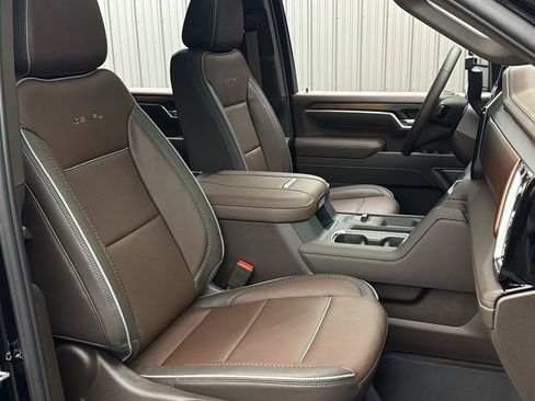 Used 2025 GMC Sierra 3500 Denali w/ Denali Reserve Package image 40