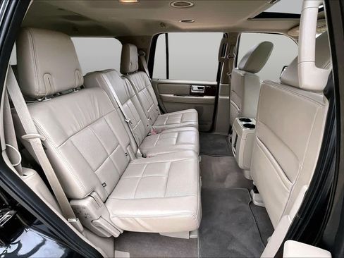 Used 2014 Lincoln Navigator 4WD image 18
