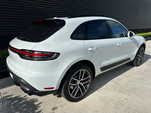 Certified 2023 Porsche Macan Turbo image 9