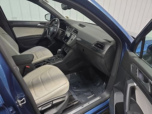 Used 2020 Volkswagen Tiguan SEL Premium R-Line w/ 3rd Row Seat Package AWD/4WD image 16