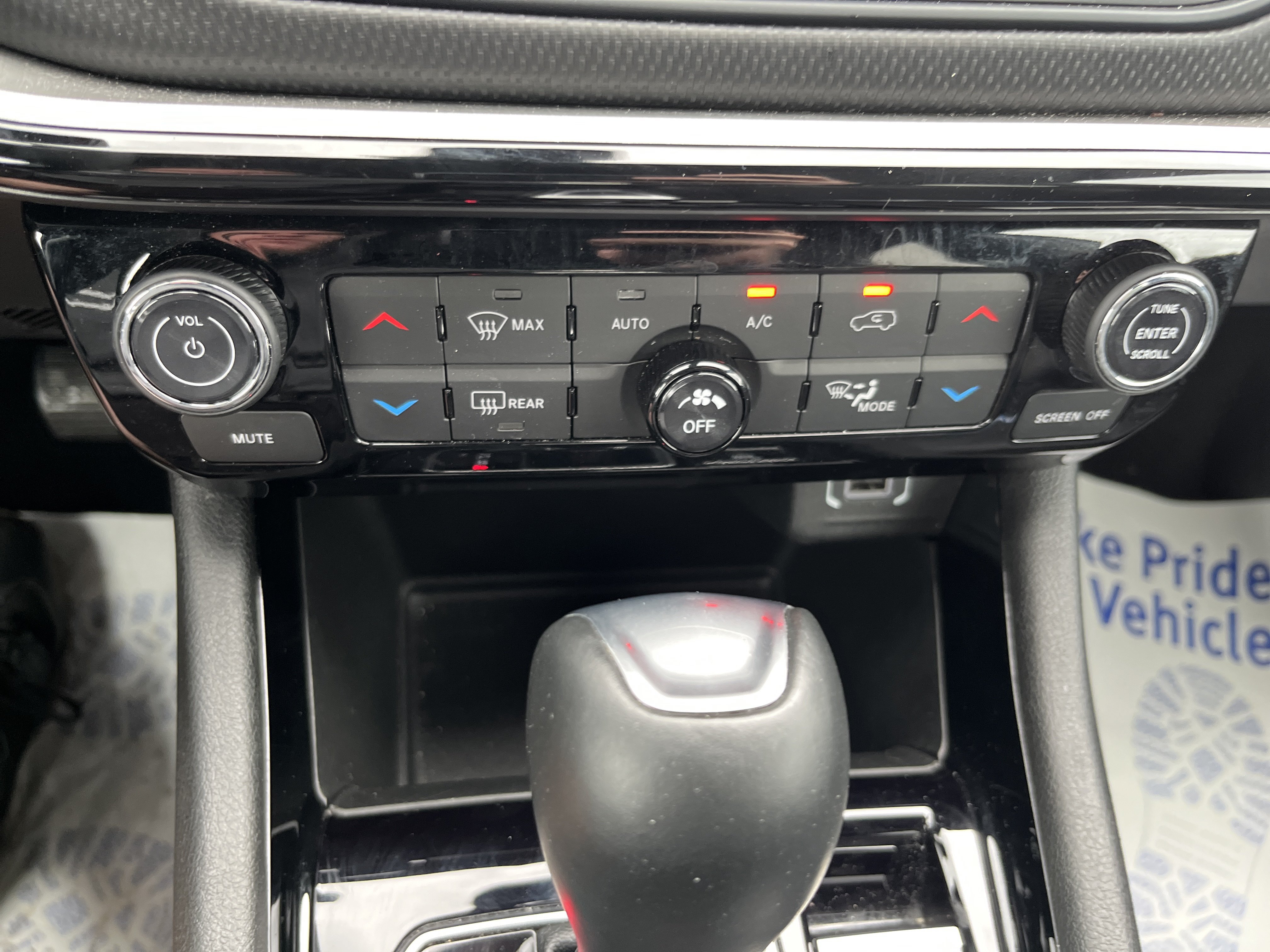 Used 2025 Jeep Compass Trailhawk AWD/4WD image 23