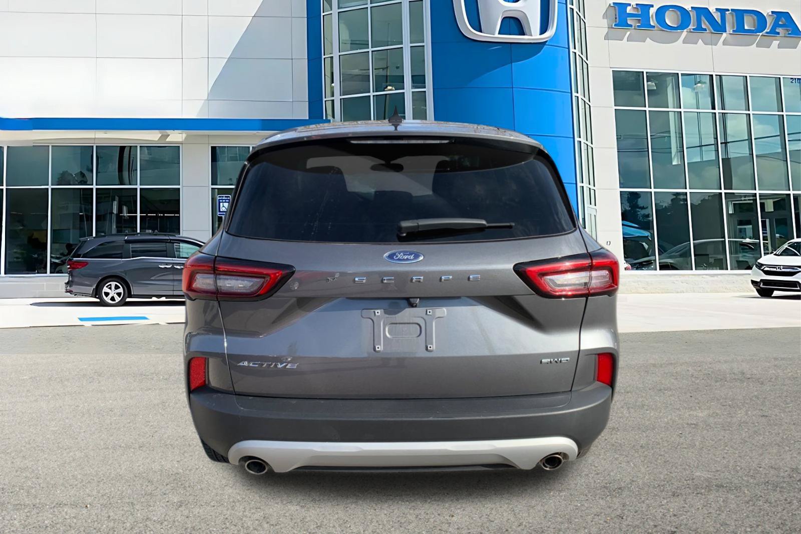 Used 2025 Ford Escape Active AWD/4WD image 4