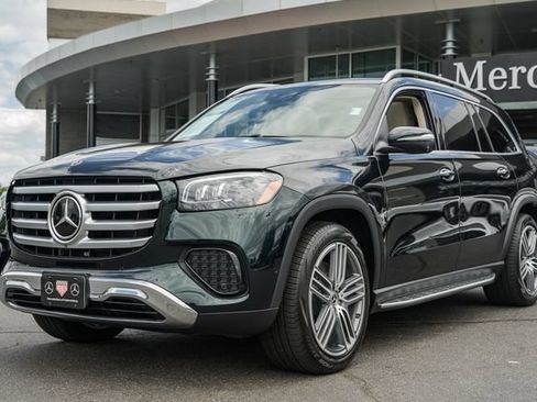 Certified 2024 Mercedes-Benz GLS 450 4MATIC image 3