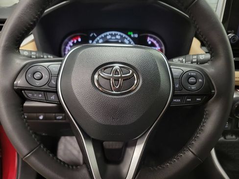 Used 2025 Toyota RAV4 XLE Premium w/ Weather Package AWD/4WD image 18