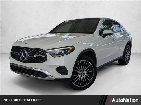 Used 2024 Mercedes-Benz GLC 300 4MATIC image 1