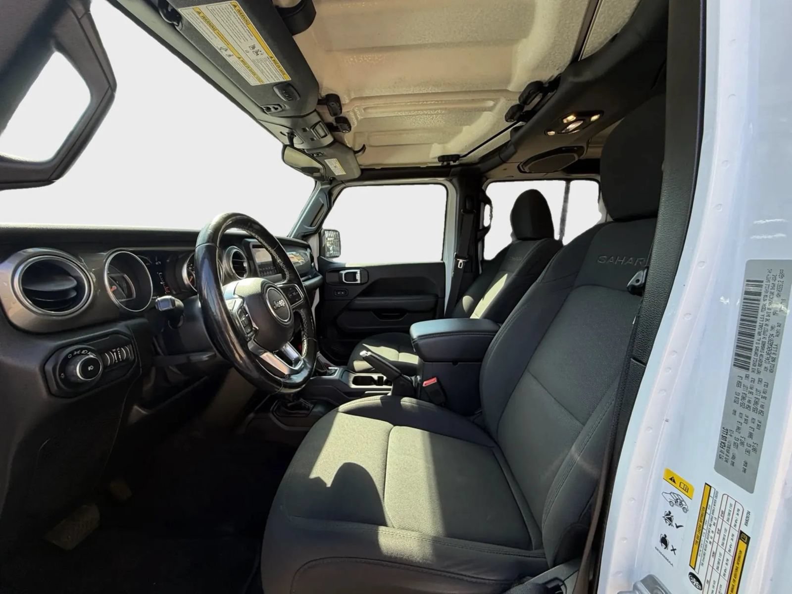 Used 2019 Jeep Wrangler Unlimited Sahara w/ Cold Weather Group AWD/4WD image 9