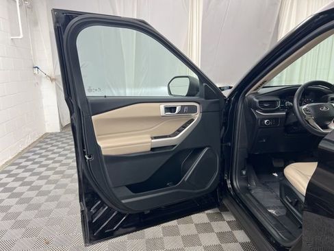 Used 2023 Ford Explorer XLT w/ Equipment Group 202A image 18
