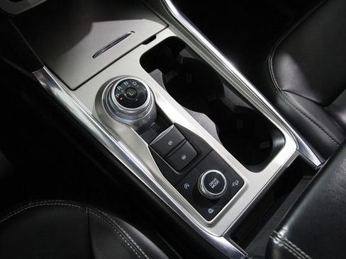 Certified 2021 Ford Explorer XLT w/ Equipment Group 202A image 15