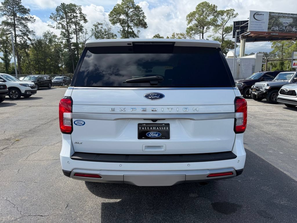 Used 2022 Ford Expedition XLT RWD image 3