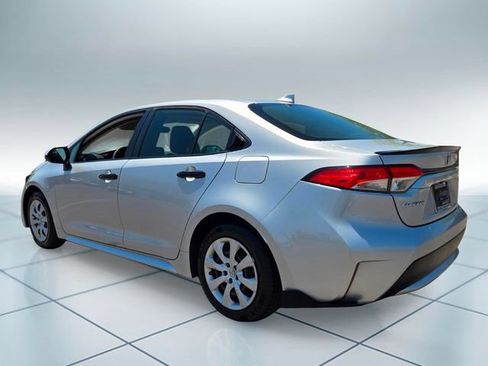 Used 2020 Toyota Corolla LE FWD image 8