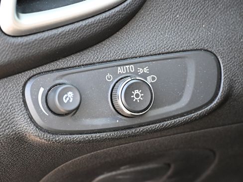 Used 2019 Chevrolet Trax LS FWD image 21