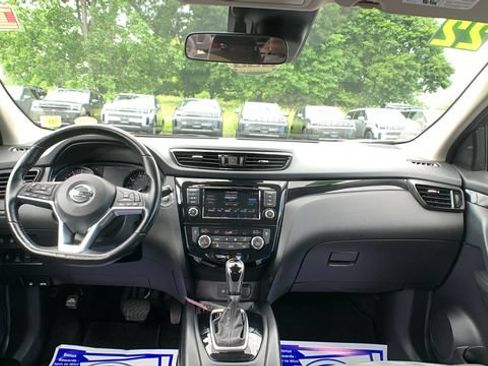 Used 2022 Nissan Rogue Sport SV AWD/4WD image 18