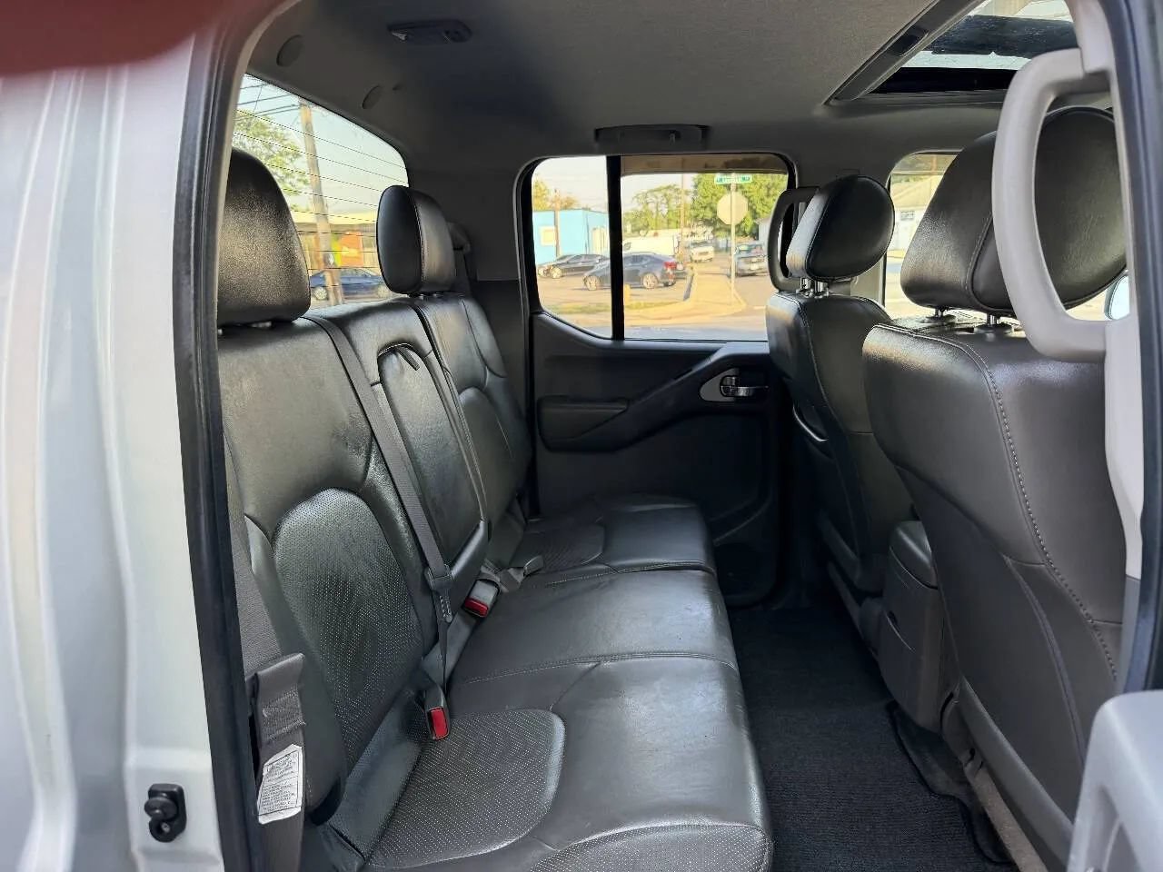 Used 2005 Nissan Frontier LE w/ (X01) Leather Pkg AWD/4WD image 38