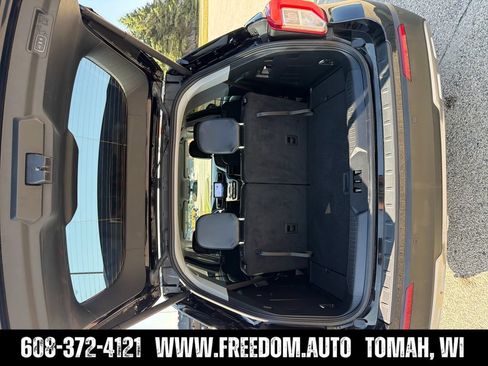Used 2024 Ford Explorer XLT w/ Equipment Group 202A AWD/4WD image 14