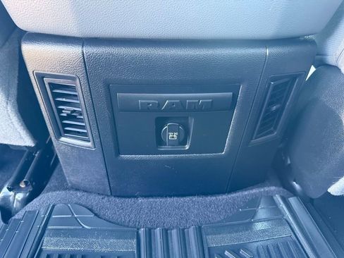 Used 2018 RAM 1500 Big Horn AWD/4WD image 39