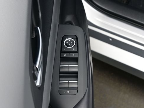 Used 2024 Toyota Prius XLE image 10