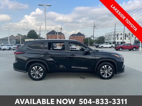 Certified 2024 Toyota Highlander XLE FWD image 7