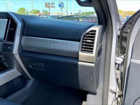 Used 2022 Ford F250 Lariat w/ Tremor Off-Road Package image 19