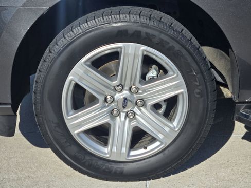 Used 2019 Ford Expedition XLT w/ Equipment Group 202A RWD image 13