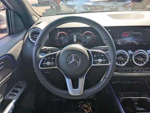New 2022 Mercedes-Benz GLA 250 4MATIC image 3