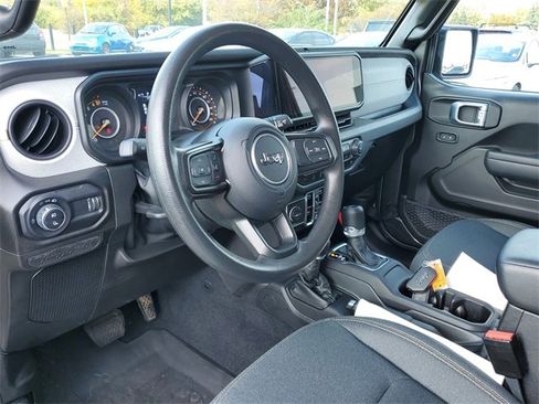 Used 2024 Jeep Gladiator Sport image 21