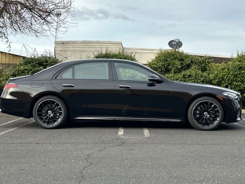 New 2025 Mercedes-Benz S 580 4MATIC Sedan image 2