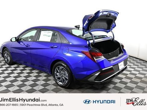Certified 2025 Hyundai Elantra Sport image 9