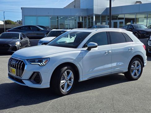 Used 2023 Audi Q3 2.0T Premium Plus image 2
