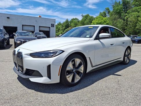 Used 2023 BMW i4 eDrive40 RWD image 3
