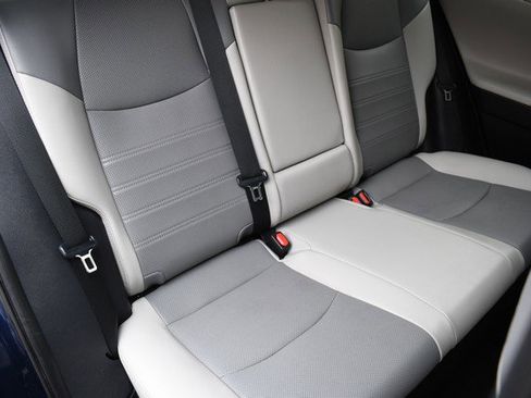 Used 2020 Toyota RAV4 Limited image 29