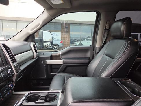 Used 2020 Ford F350 Lariat w/ Tremor Off-Road Package image 26