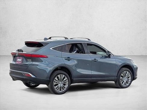 Used 2021 Toyota Venza Limited image 5