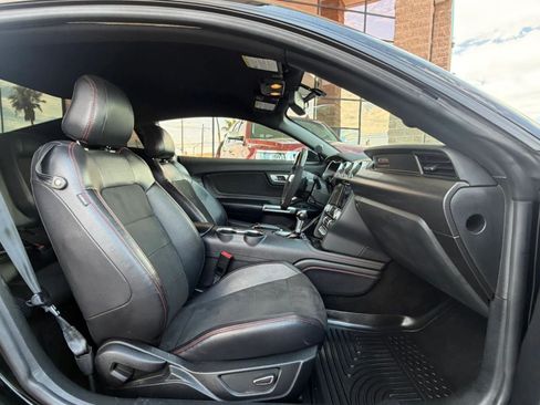Used 2019 Ford Mustang GT Premium w/ Equipment Group 401A RWD image 40