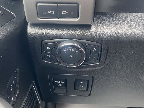 Used 2018 Ford F150 Platinum w/ Equipment Group 701A Luxury AWD/4WD image 15