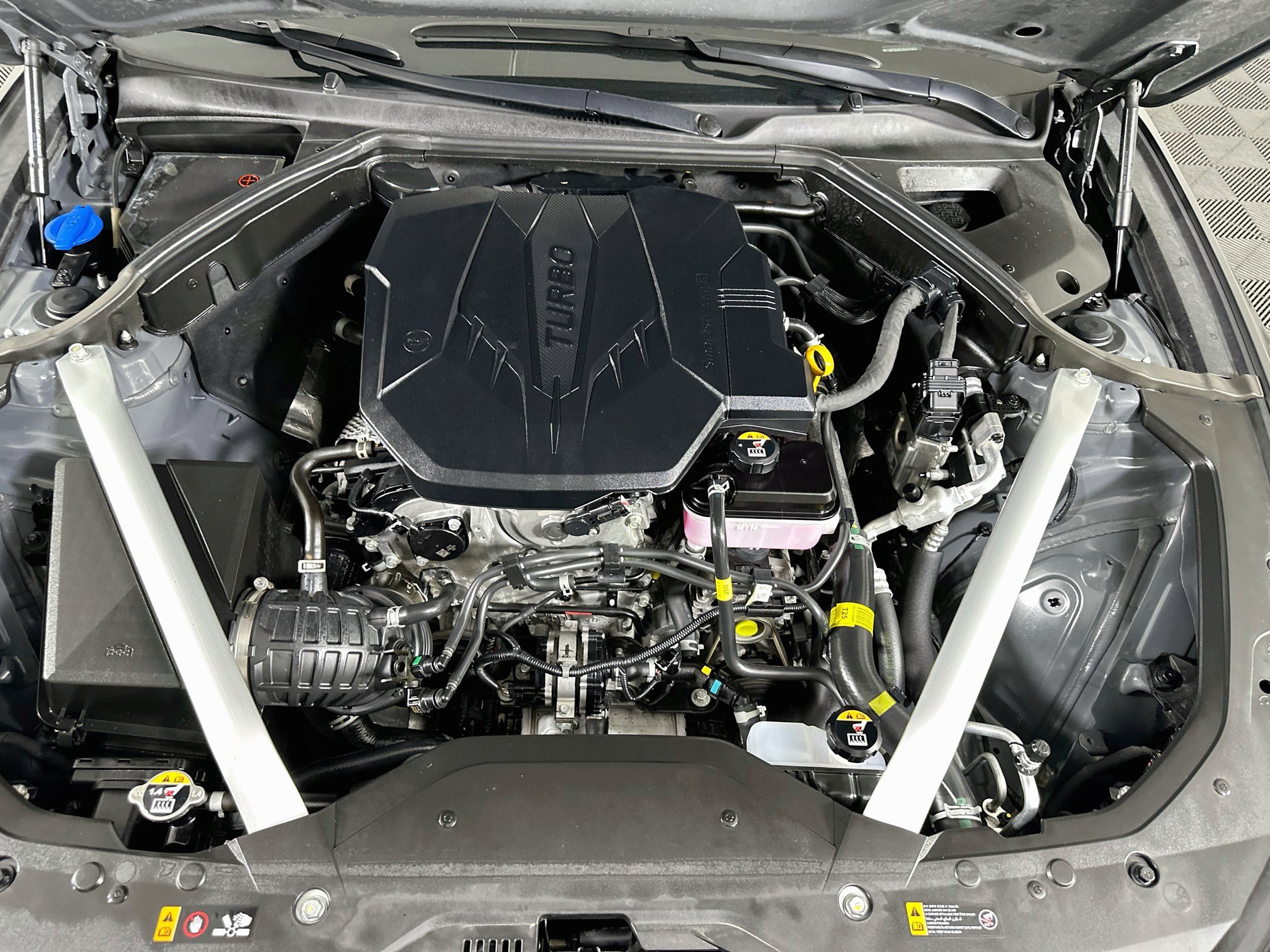 Used 2025 Genesis G70 2.5T RWD image 32