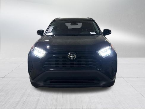 Used 2025 Toyota RAV4 XLE AWD/4WD image 2