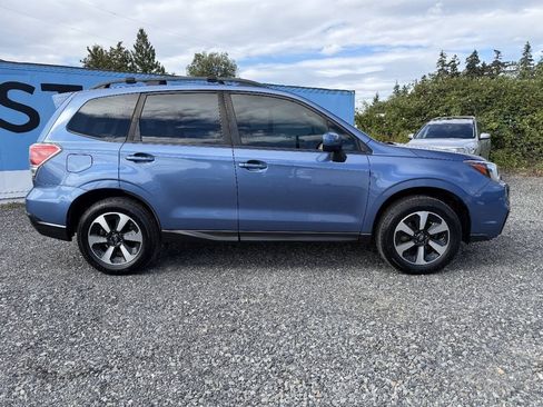 Used 2018 Subaru Forester 2.5i Premium w/ Popular Package #3A AWD/4WD image 2