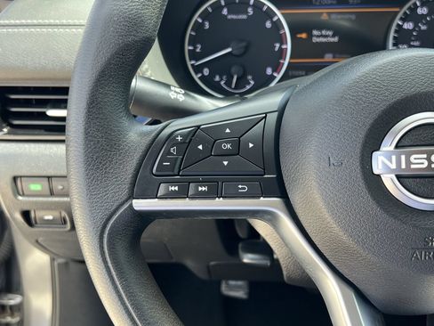 Used 2024 Nissan Sentra SV FWD image 10