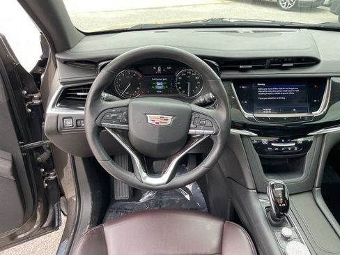 Used 2020 Cadillac XT6 Premium Luxury image 19