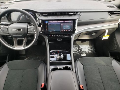New 2026 Jeep Grand Cherokee L 4WD image 14