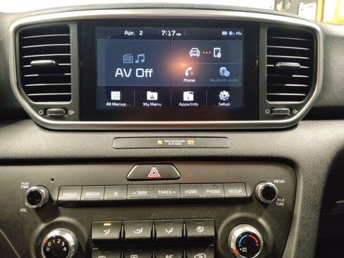 Used 2020 Kia Sportage LX image 25