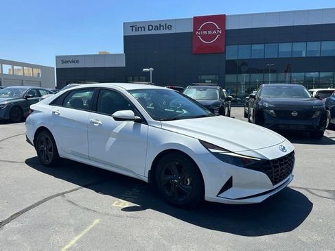 Used 2023 Hyundai Elantra SEL FWD image 1
