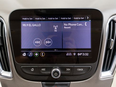 Used 2019 Chevrolet Malibu LT w/ Leather Package FWD image 16