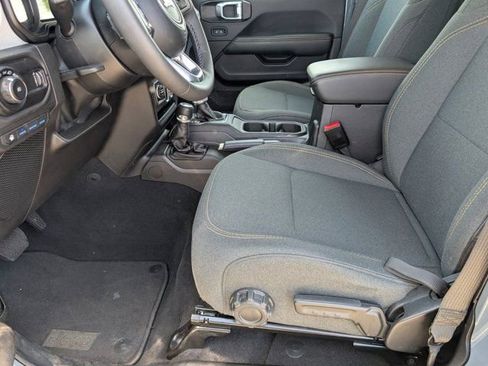 Used 2025 Jeep Wrangler Unlimited Sahara AWD/4WD image 15