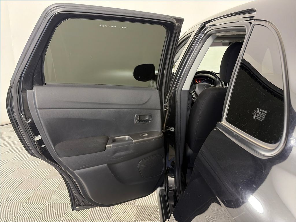 Used 2020 Mitsubishi Outlander Sport SE AWD/4WD image 12